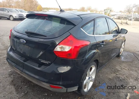 2014 Ford Focus Titanium z USA, uszkodzony, nr VIN 1FADP3N26EL152630